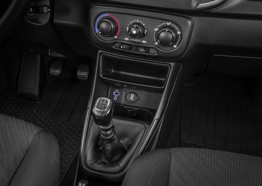 Детали интерьера Fiat Strada Endurance Cabine Dupla (281) 2020 года  (фото 20 из 30)